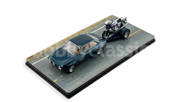 Alfa Romeo Giulia GTA Racing & Ducati Motorbike